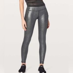 Lululemon luminosity foil black silver speed up tight size 4 .28"